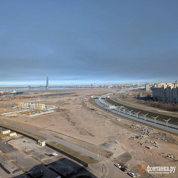 Над Петербургом второй день странный дым. Что происходит?