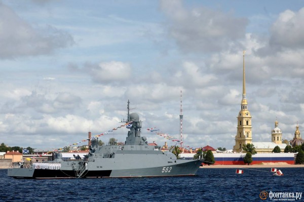 Две кинозвезды и ноль &laquo;вау-эффекта&raquo;. Где, а главное &mdash; что смотреть на параде ВМФ