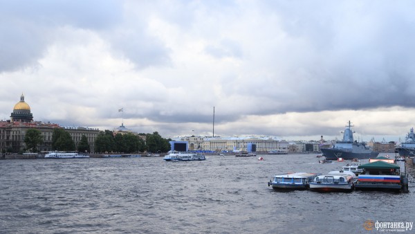 Две кинозвезды и ноль &laquo;вау-эффекта&raquo;. Где, а главное &mdash; что смотреть на параде ВМФ