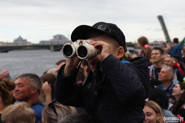 Две кинозвезды и ноль &laquo;вау-эффекта&raquo;. Где, а главное &mdash; что смотреть на параде ВМФ