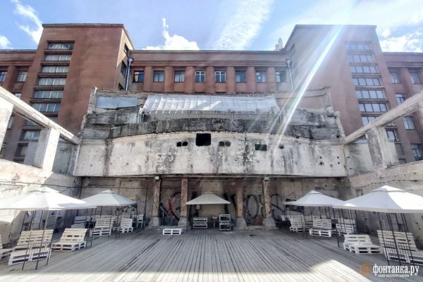 Инженеры вместо айтишников и концерты под открытым небом. Как за два года изменился ДК имени Кирова