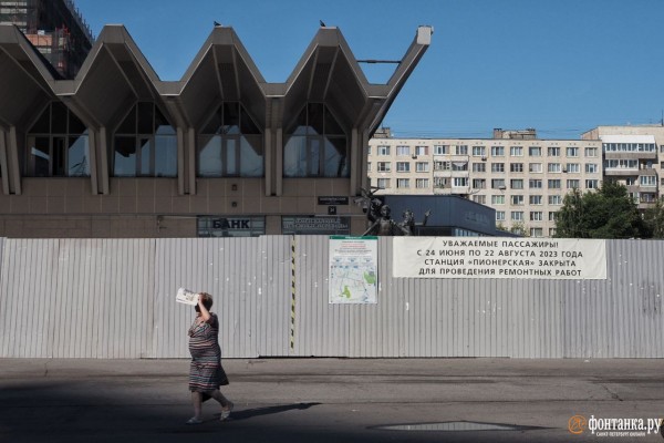 Пандусы для инвалидов и новый обруч у девочки вместо украденного. Что сделали с &laquo;Пионерской&raquo;