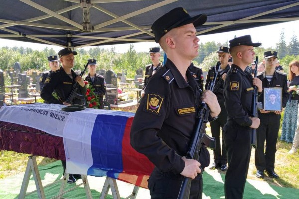 &laquo;Извиняюсь, что не сохранили&raquo;. В Петербурге похоронили Пограничника, погибшего под Бахмутом