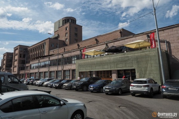 Инженеры вместо айтишников и концерты под открытым небом. Как за два года изменился ДК имени Кирова