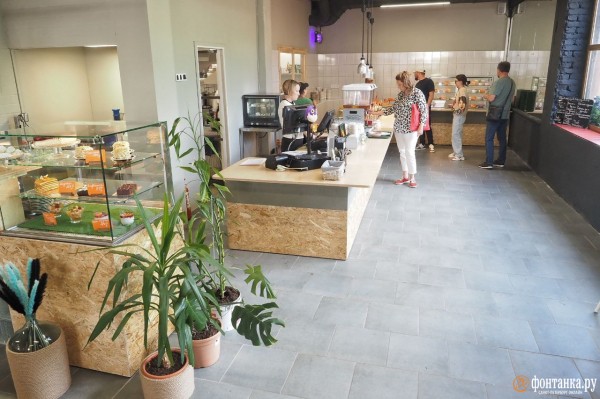 Инженеры вместо айтишников и концерты под открытым небом. Как за два года изменился ДК имени Кирова