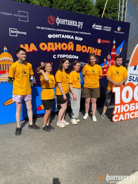 Грибы и зомби на сапах снова становятся людьми. Состоялся карнавальный заплыв &laquo;Фонтанка SUP-2023&raquo;