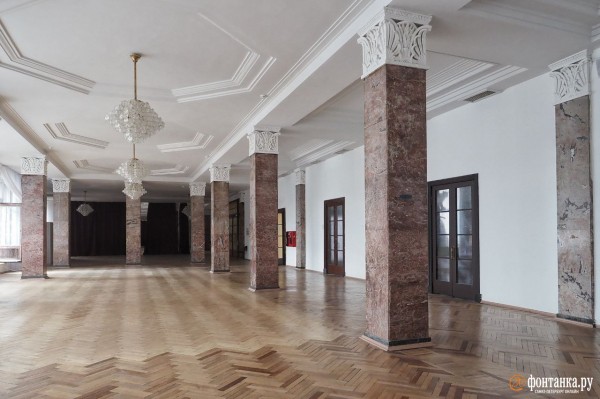 Инженеры вместо айтишников и концерты под открытым небом. Как за два года изменился ДК имени Кирова