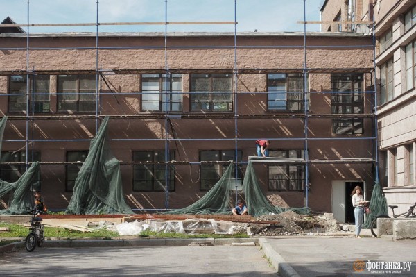 Инженеры вместо айтишников и концерты под открытым небом. Как за два года изменился ДК имени Кирова