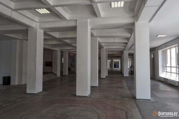 Инженеры вместо айтишников и концерты под открытым небом. Как за два года изменился ДК имени Кирова