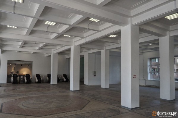 Инженеры вместо айтишников и концерты под открытым небом. Как за два года изменился ДК имени Кирова