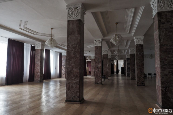 Инженеры вместо айтишников и концерты под открытым небом. Как за два года изменился ДК имени Кирова