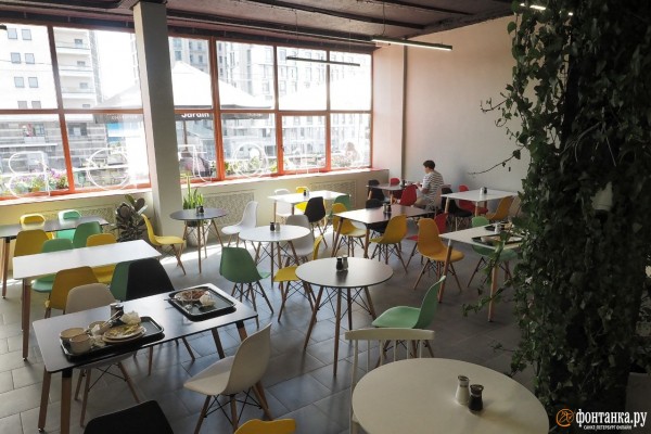 Инженеры вместо айтишников и концерты под открытым небом. Как за два года изменился ДК имени Кирова