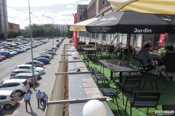 Инженеры вместо айтишников и концерты под открытым небом. Как за два года изменился ДК имени Кирова