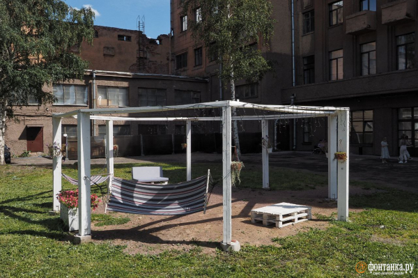 Инженеры вместо айтишников и концерты под открытым небом. Как за два года изменился ДК имени Кирова