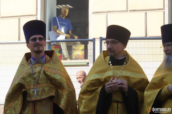 За русских и против Европы. Как в Петербурге ходили крестным ходом