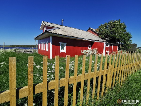 &laquo;Денег не берем, это не по-северному&raquo;. Как музей в нежилой деревне на берегу Белого моря сохраняет память места