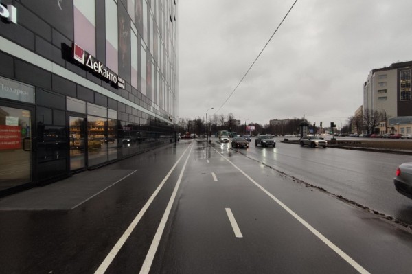 А чего вы забор на дороге поставили и ушли? Полиция подключилась к непонятным пробкам в Петербурге