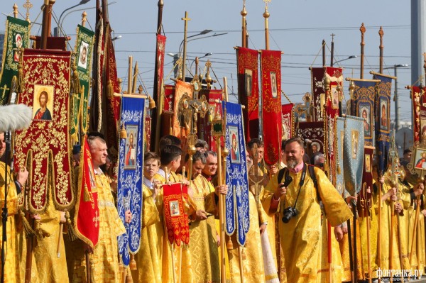 За русских и против Европы. Как в Петербурге ходили крестным ходом