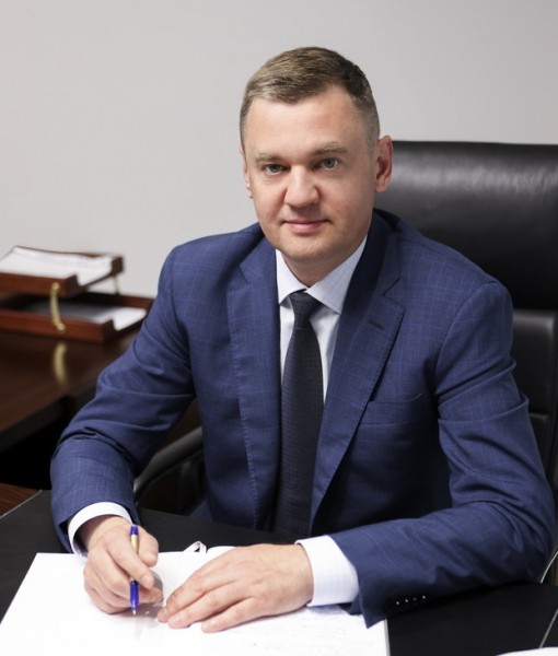 Обучение у станка и обратная связь с заводами. Вице-губернатор Поляков &mdash; о том, за счет чего растет петербургская промышленность