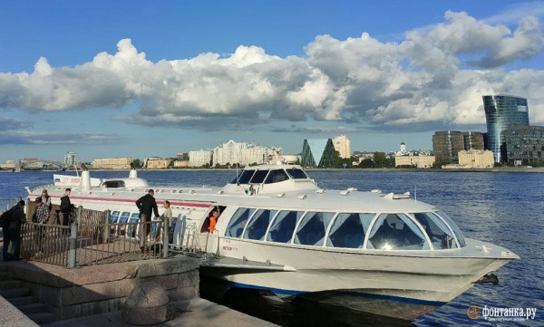 В Петербурге возрождают водный транспорт для горожан. Кому он будет нужен и сколько будет стоить