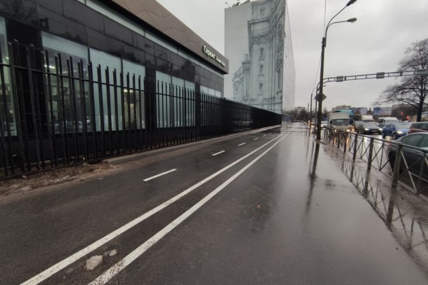 А чего вы забор на дороге поставили и ушли? Полиция подключилась к непонятным пробкам в Петербурге