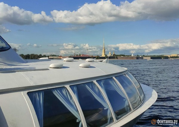 В Петербурге возрождают водный транспорт для горожан. Кому он будет нужен и сколько будет стоить