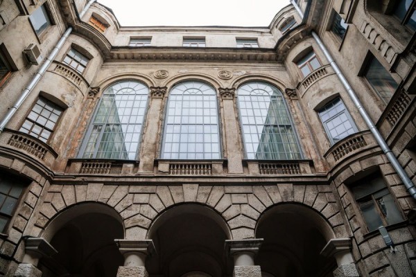 Куда пойти в Петербурге с друзьями?