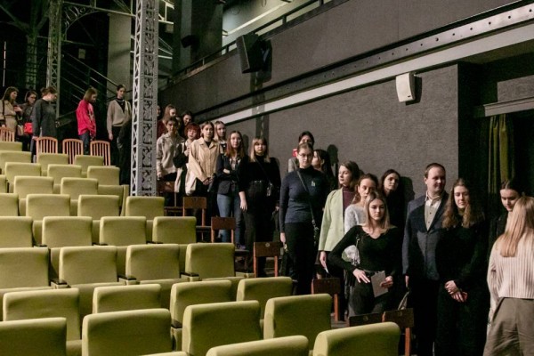 Как провести "Ночь искусств" в Молодежном театре на Фонтанке: экскурсия по закулисью и квест