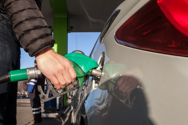 Бензин по осени считают. Экстренные меры сдвинули цены на заправках лишь на считаные копейки