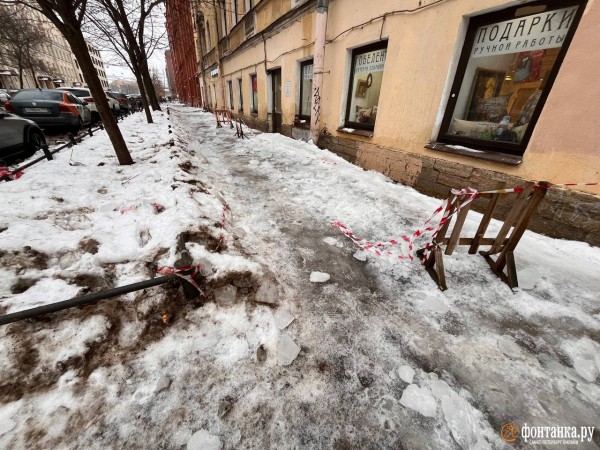 Непроходимый Петербург: читатели &laquo;Фонтанки&raquo; подхватили скользкую тему