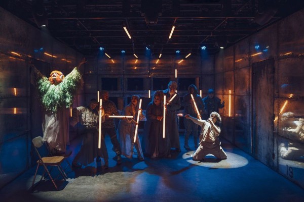 Очень странная зима: рецензия на спектакль &laquo;Айсвилль&raquo; в театре &laquo;Приют комедианта&raquo;