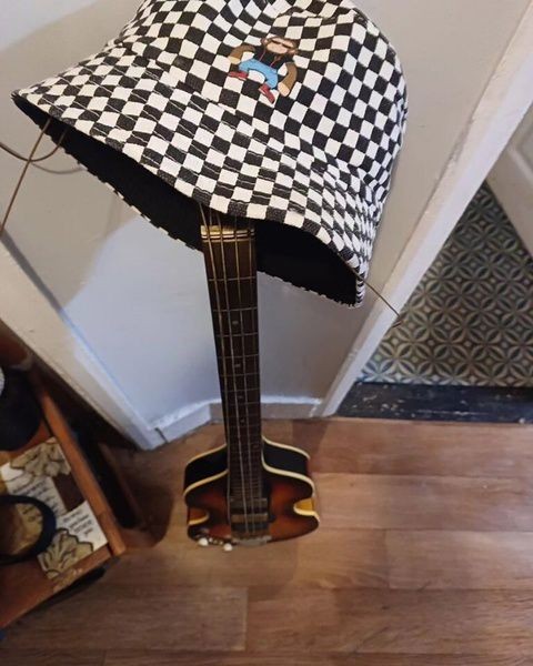 Украденная 50 лет назад гитара вернулась к Полу Маккартни