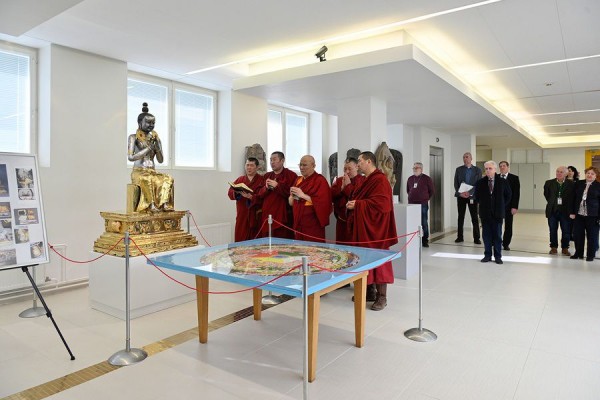 В Эрмитаже отреставрировали статую Будды Майтреи