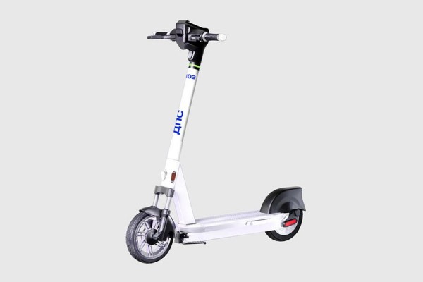 В Петербурге показали самокаты для ДПС