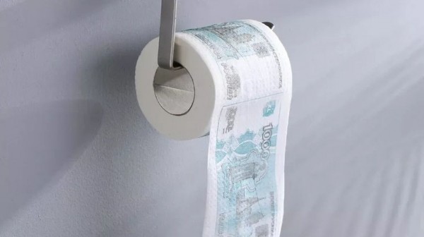 Суд запретил туалетную бумагу с изображением купюры номиналом в 1 000 рублей