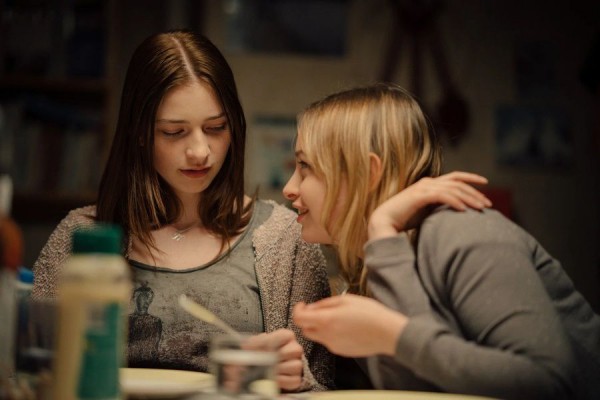 Социальный хоррор: рецензия на фильм &laquo;Холли&raquo;