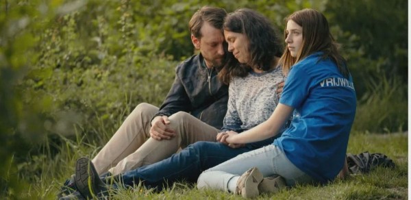 Социальный хоррор: рецензия на фильм &laquo;Холли&raquo;