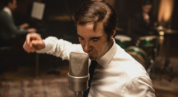 Легенда о звезде: рецензия на фильм &laquo;Месье Азнавур&raquo;