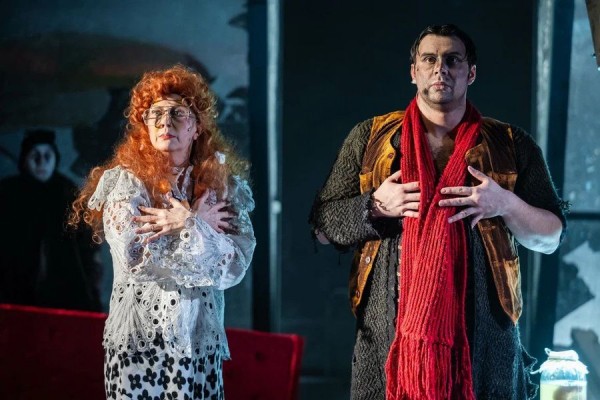 Не жизнь, а клоунада: рецензия на спектакль &laquo;Попытка не пытка&raquo; в Театре на Васильевском