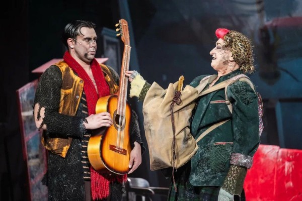 Не жизнь, а клоунада: рецензия на спектакль &laquo;Попытка не пытка&raquo; в Театре на Васильевском