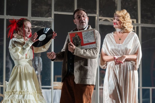 В начале было Слово: рецензия на спектакль &laquo;Жертвоприношение&raquo; в Театре на Васильевском