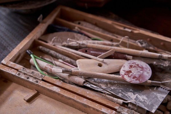 Хочу, чтобы красота пронизывала быт человека: интервью с художником Никитой Макаровым