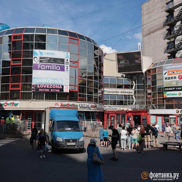 &laquo;Макси Сопот&raquo; не вписался в габариты. Почему сносят популярный ТЦ на Васильевском острове