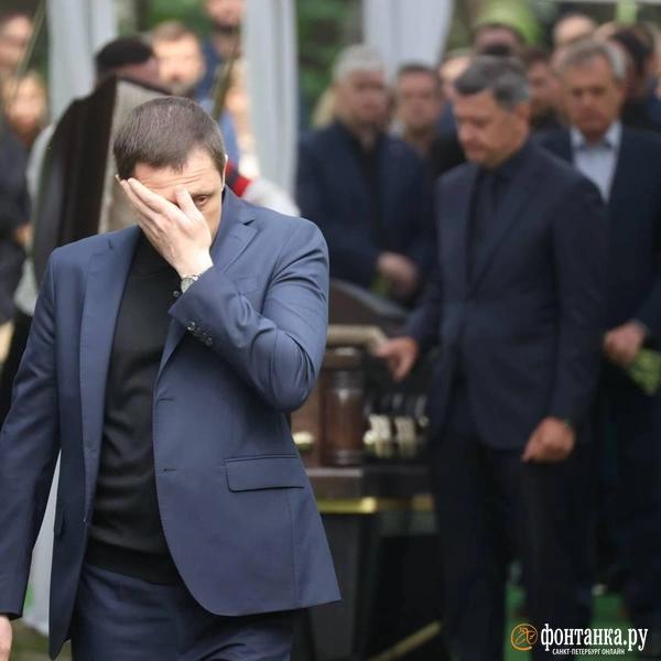 «Честь имею». Как в Петербурге проводили в последний путь Романа Старовойта «Честь имею». Как в Петербурге проводили в последний путь Романа Старовойта