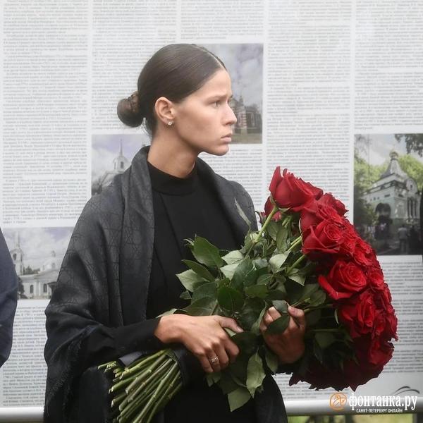 «Честь имею». Как в Петербурге проводили в последний путь Романа Старовойта «Честь имею». Как в Петербурге проводили в последний путь Романа Старовойта