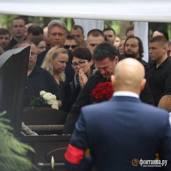 «Честь имею». Как в Петербурге проводили в последний путь Романа Старовойта «Честь имею». Как в Петербурге проводили в последний путь Романа Старовойта