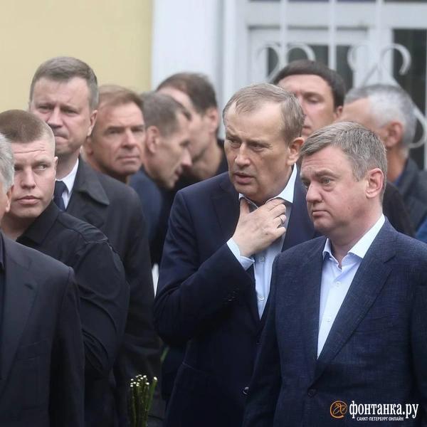 «Честь имею». Как в Петербурге проводили в последний путь Романа Старовойта «Честь имею». Как в Петербурге проводили в последний путь Романа Старовойта