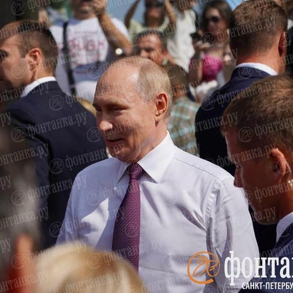 Вот к нам и вернулся 2007-й. Петербург отмечает День ВМФ без размаха последних лет 