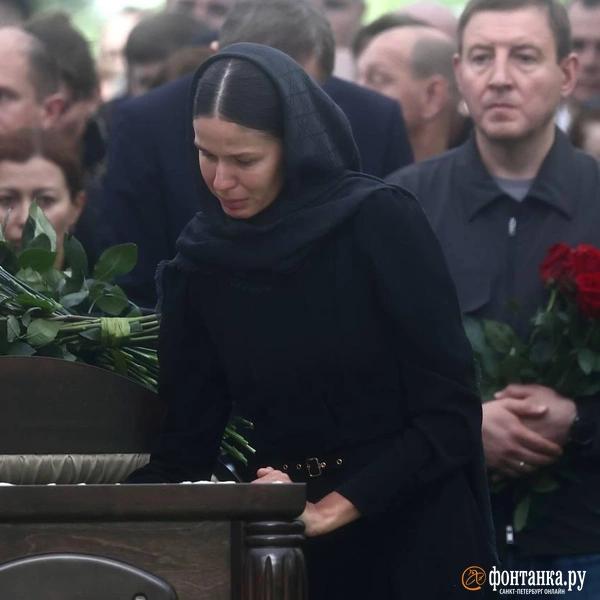 «Честь имею». Как в Петербурге проводили в последний путь Романа Старовойта «Честь имею». Как в Петербурге проводили в последний путь Романа Старовойта
