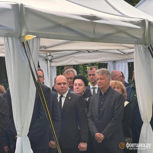 «Честь имею». Как в Петербурге проводили в последний путь Романа Старовойта «Честь имею». Как в Петербурге проводили в последний путь Романа Старовойта